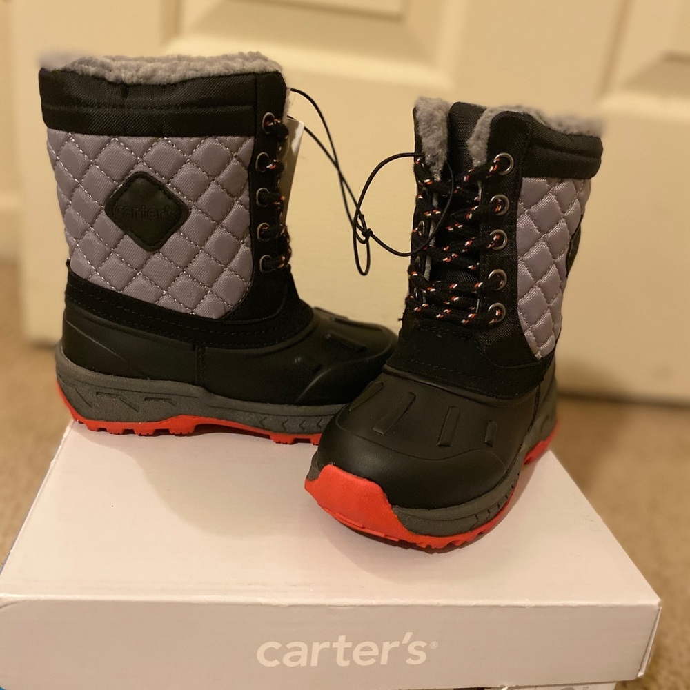 NEVER WORN snow boots for little girl!!!
